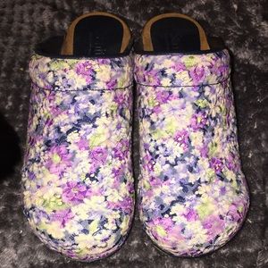 Sanita Clogs Size 37 🌸